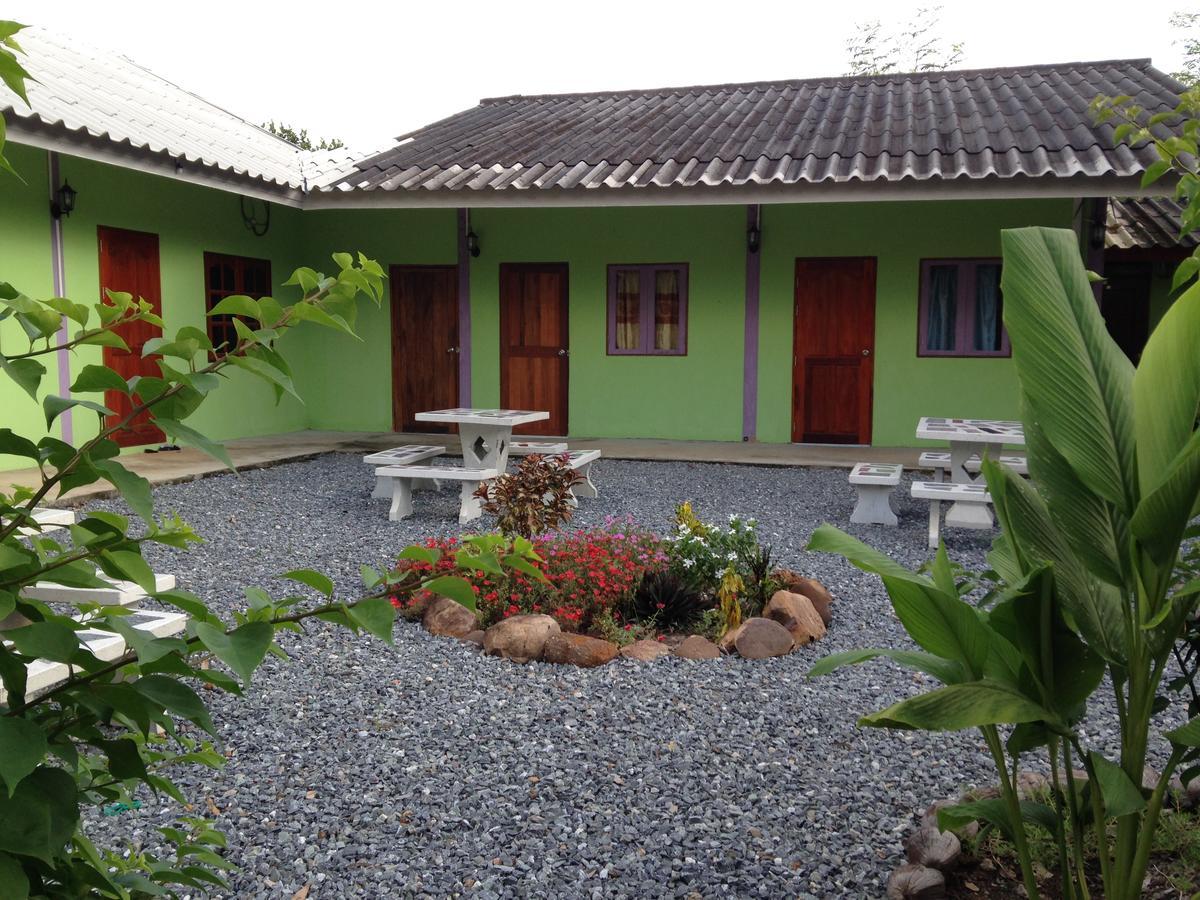 Areeya Resort Watthana Nakhon Exterior foto